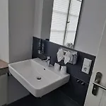 Villawie Hotel *