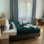 Villawie Hotel *